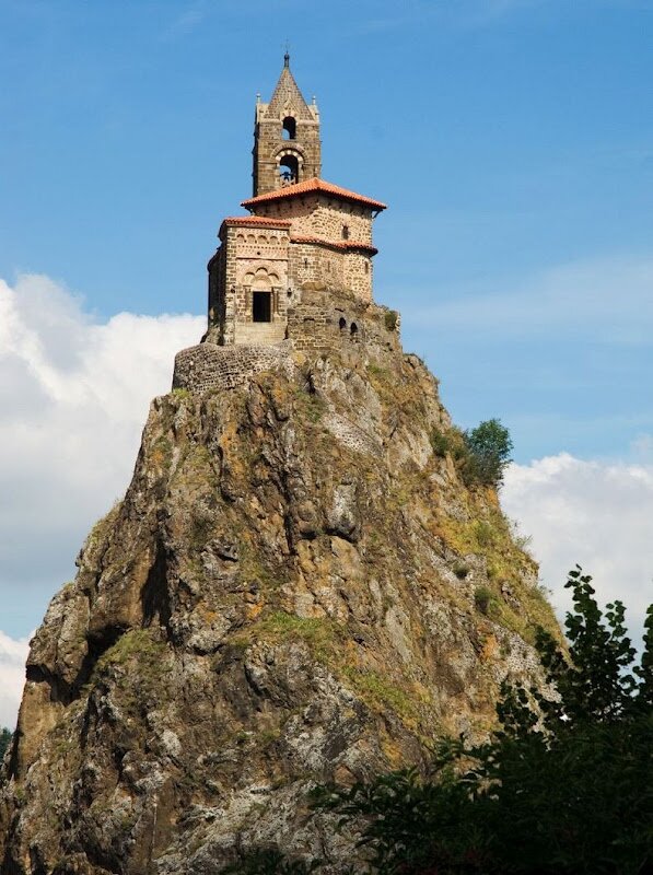 Saint Michel d'Aiguilhe - часовня на скале