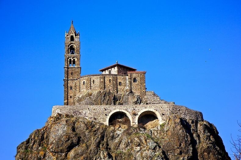 Saint Michel d'Aiguilhe - часовня на скале
