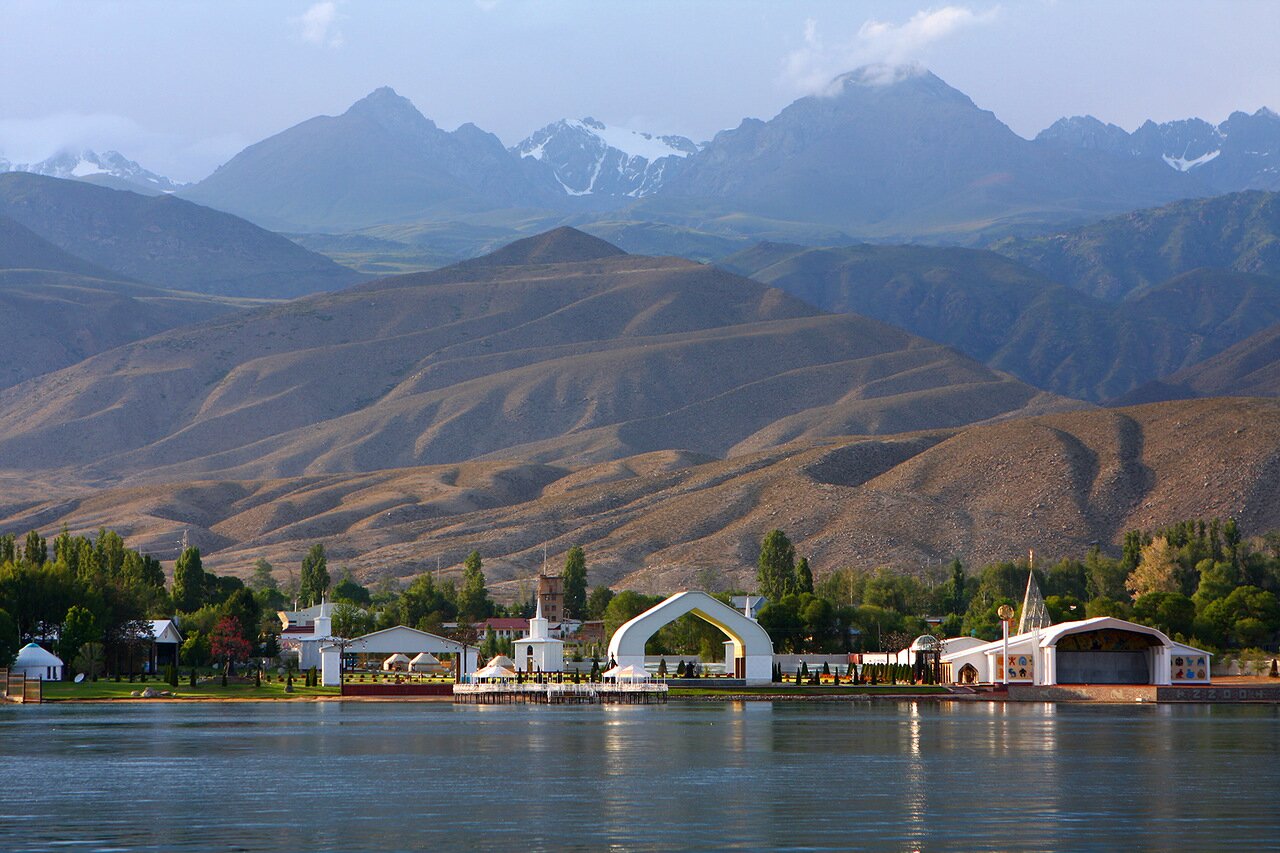Озеро исилькуль киргизия