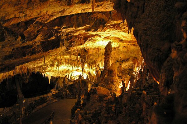 пещера Постойна