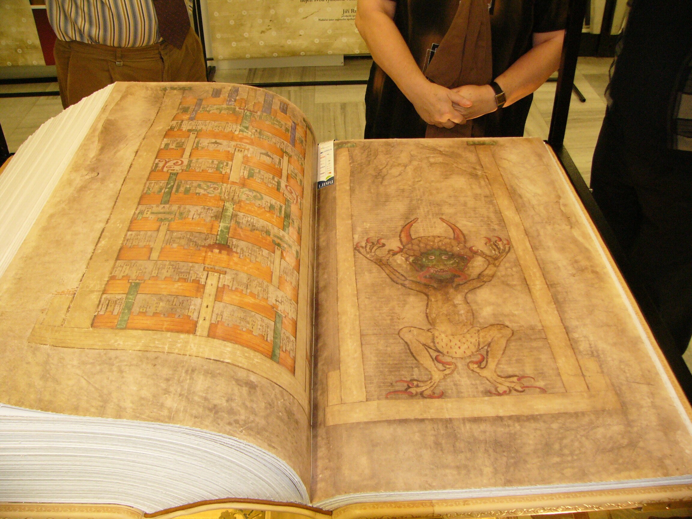 Book of since. Кодекс Гигас («Библия дьявола»). Самая большая книга в мире кодекс Гигас. Книга Гигас Библия дьявола. Манускрипт Библия дьявола.